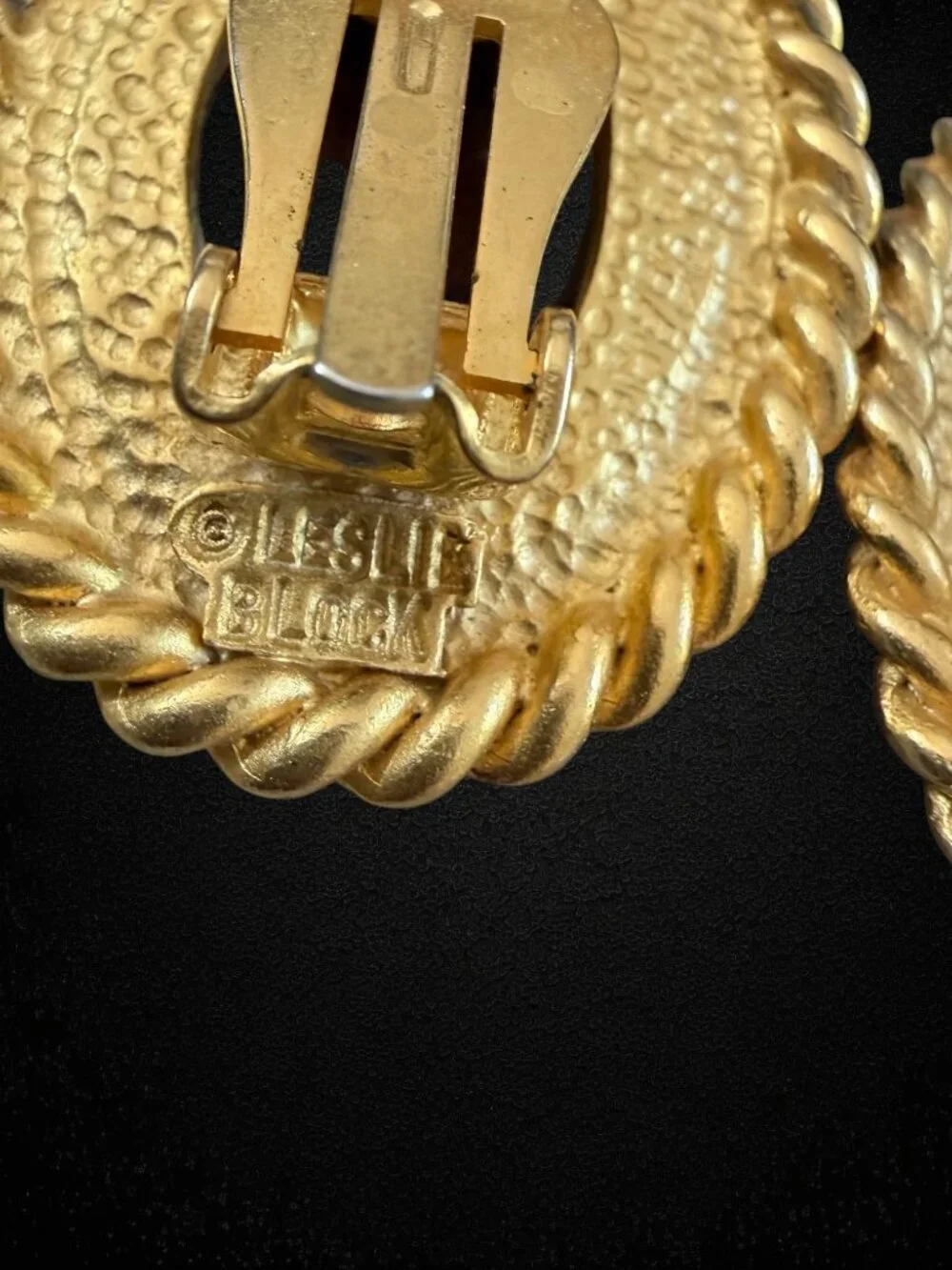 Vintage Leslie Block Amber Cabochon Clip Earrings Gold Rope Border 80s Bold Rich